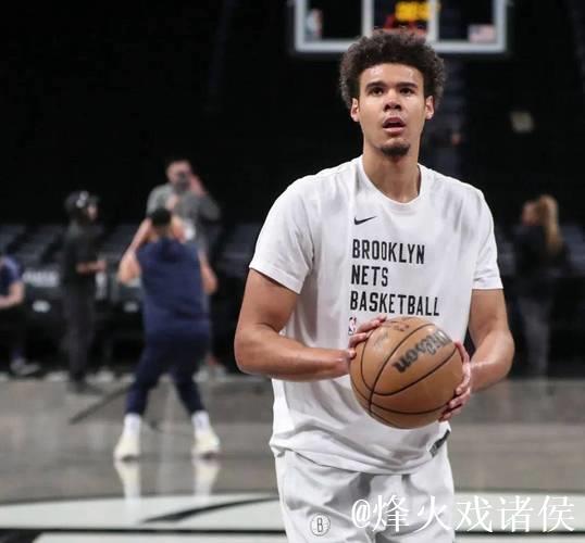 卡梅伦-约翰逊快攻上篮得手,掘金半场末段打出13-2高潮 卡梅伦-约翰逊快攻上篮得手,掘金半场末段打出13-2高潮