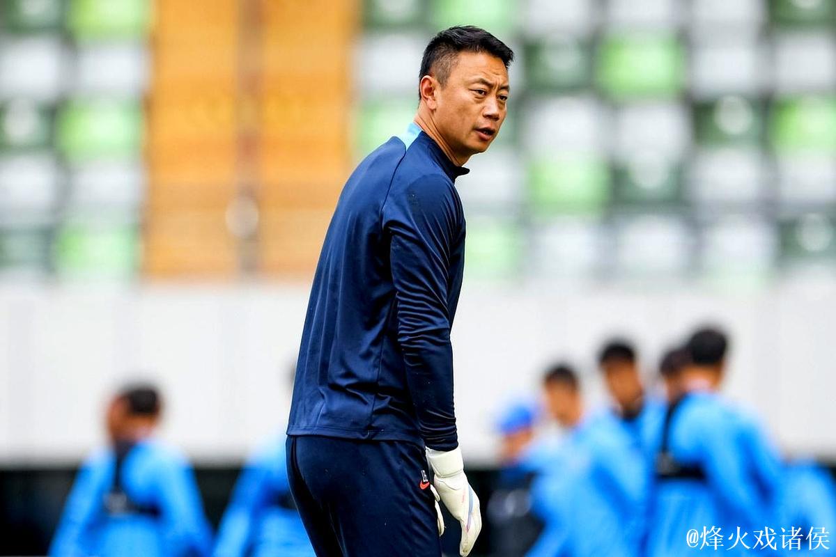 李帅炮轰前申花助教 直言他向队员借钱至今不还