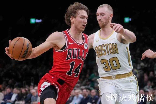西蒙斯27分布泽利斯26分 绿军轻取公牛迎四连胜