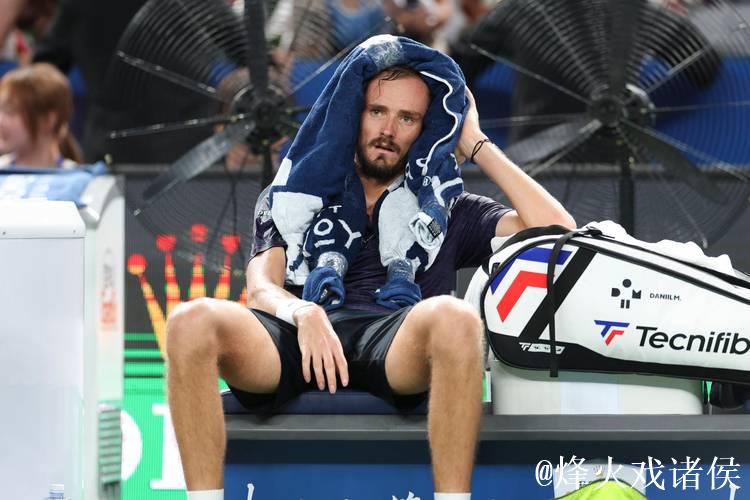 上海赛第5日辛纳梅德韦德夫进16强 外场因雨取消