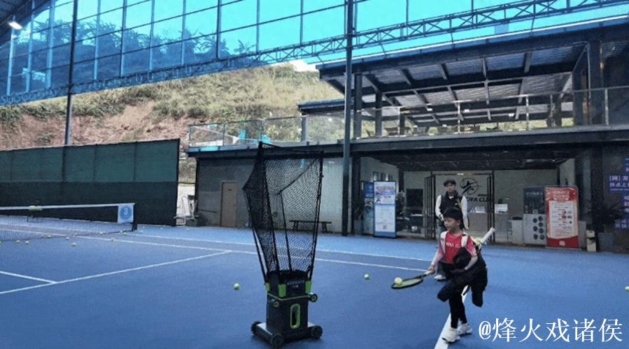 追光|认识一下!你的赛博“网球搭子”和AI“运动私教” 追光|认识一下!你的赛博“网球搭子”和AI“运动私教”
